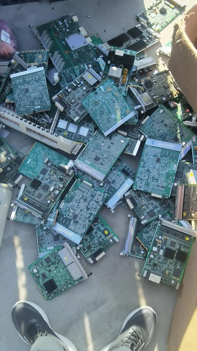 云南地区专业上门清理库房——电子元器件与通信设备积压库存解决方案